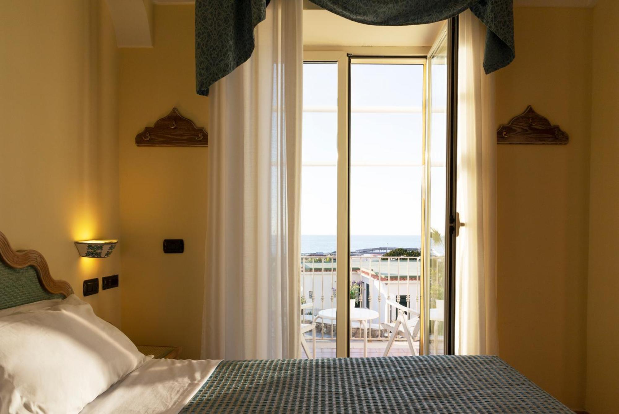 Hotel Punta Imperatore Forio di Ischia エクステリア 写真